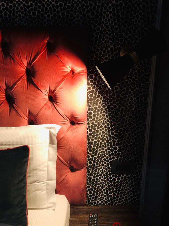Saint B Boutique Stb Rom